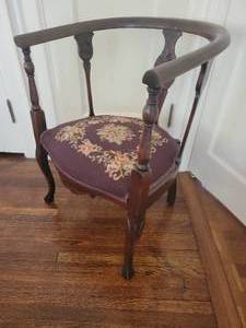 lot 20 image: Rounded Chippendale Accent Chair