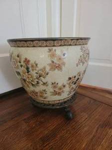 lot 6 image: Hand Painted Kio Fishbowl Planter