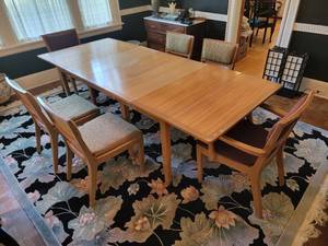 lot 11 image: Danish Modern Precedents Drop Leaf Dinning Table