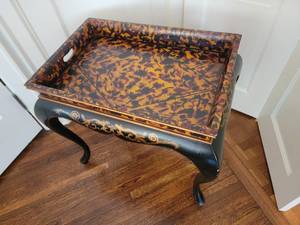 lot 9 image: French Napoleon Tea Table