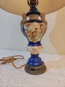 lot 67 image: French Louis XV Porcelain Lamp