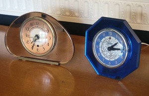lot 71 image: Amazing Mid-Century Vintage Table Clocks