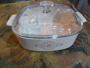 Corningware with lid