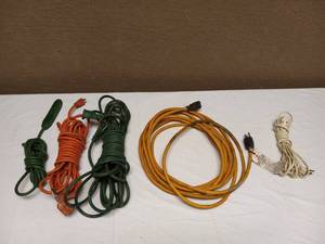 lot 34 image: (5) EXTENSION CORDS