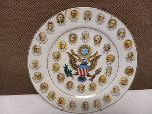 lot 72 image: PRESIDENT PLATE AND UNITED STATES COIN HOLDER