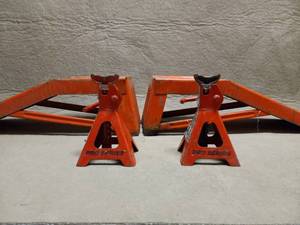 lot 103 image: CAR RAMP AND (2) JACK STANDS