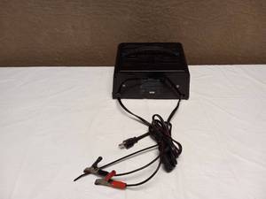 lot 59 image: SCHUMACHER BATTERY CHARGER