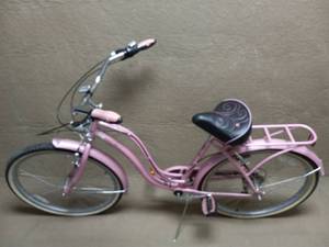 lot 105 image: SCHWINN LULU WOMENS CRUISER BIKE