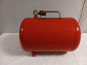 lot 108 image: NAPA 5 GALLON AIR TANK