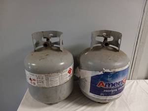 lot 102 image: (2) PROPANE TANKS