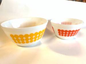 VINTAGE PYREX POLKA DOT BOWLS 5 12 & 7 INCH