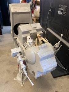 VINTAGE KENNER 1981 STAR WARS AT-AT WALKER 18 INCHES TALL