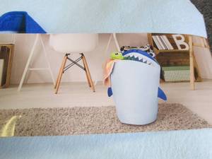 lot 33 image: 5 kids felt storage ...