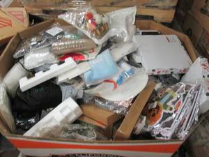 lot 39 image: pallet of misc please see pictures...
