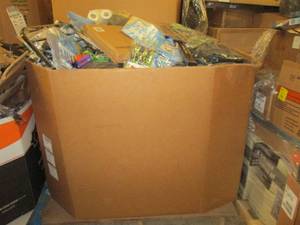 lot 40 image: pallet of misc please see pictures...