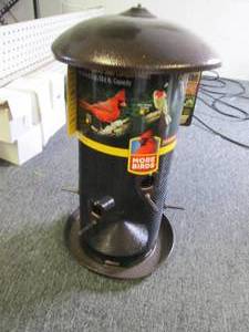 lot 168 image: bird feeder missing nut for the top...