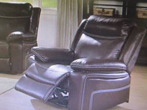 lot 223 image: acme corra recliner open box ...
