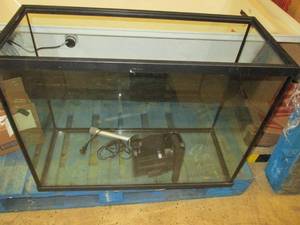 lot 241 image: 39 gallon tank air filter pump and ...