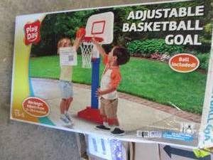 PlayDay Adjustable Basketball Hoop ...