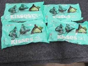 4- 9 oz Bags Hersheys Kisses Mint ...