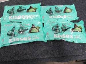 4- 9 oz Bags Hersheys Kisses Mint ...