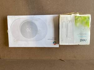 lot 25 image: Lot of google nest accessories
