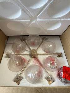 lot 37 image: Uolfin Modern Gold Dining Room Chandelier Light 6-Light Sputnik Chandelier Light for Kitchen Island with Seeded Glass Shades