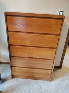 lot 109 image: Dresser