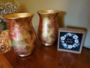 lot 119 image: Collection of misc. dcor