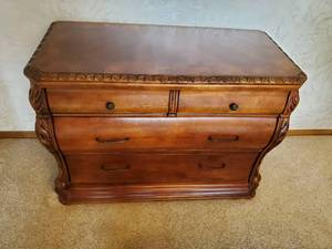 lot 130 image: Buffet