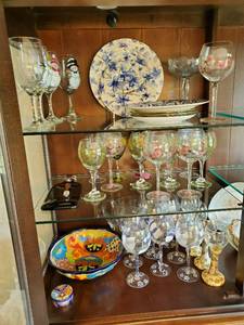 lot 144 image: Contents of china cabinet