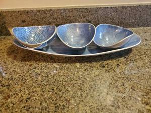 lot 168 image: Simplydesignz serving set