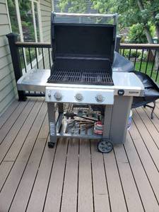 lot 172 image: Weber grill