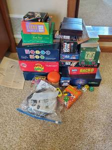 lot 189 image: Collection of board games