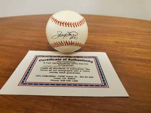 lot 282 image: Sammy Sosa Signed Baseball