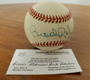 lot 286 image: Brooks Robinson Signed Baseball
