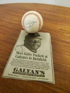 lot 287 image: Kirby Puckett Signed Baseball