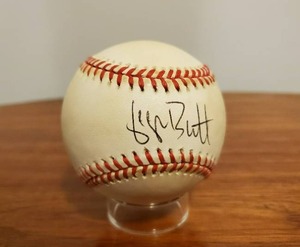 lot 305 image: George Brett Signed Baseball
