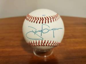 lot 311 image: Tony Gwynn Signed Baseball