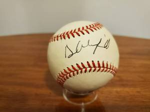 lot 316 image: Dave Winfield Signed Baseball