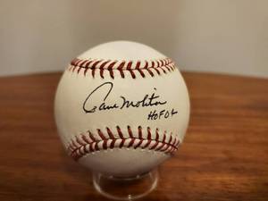 lot 327 image: Paul Molitor Signed Baseball