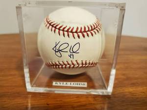 lot 371 image: Kyle Lohse Signed Baseball