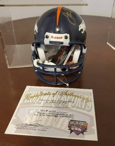 lot 21 image: Terrell Davis Signed Denver Broncos Mini Helmet