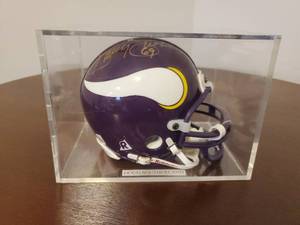 lot 35 image: Doug Southerland Signed Minnesota Vikings Mini Helmet