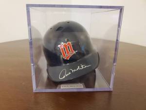 lot 89 image: Paul Molitor Minnesota Twins Signed Mini Helmet
