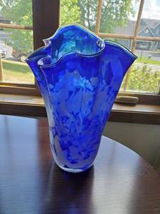 lot 210 image: Blue glass vase w ruffled edges