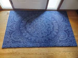 lot 217 image: Area rug