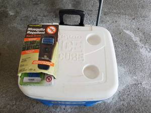 lot 233 image: Igloo Ice Cube cooler and Thermacell Mosquito Repellent