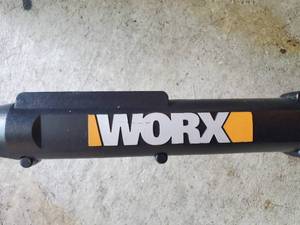 lot 239 image: Toro Electric leaf-blower Worx Electrical weed whipper