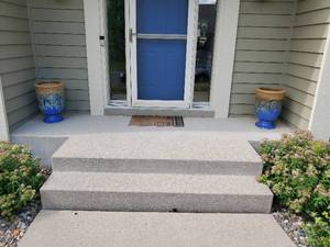 lot 246 image: 4 outdoor planters